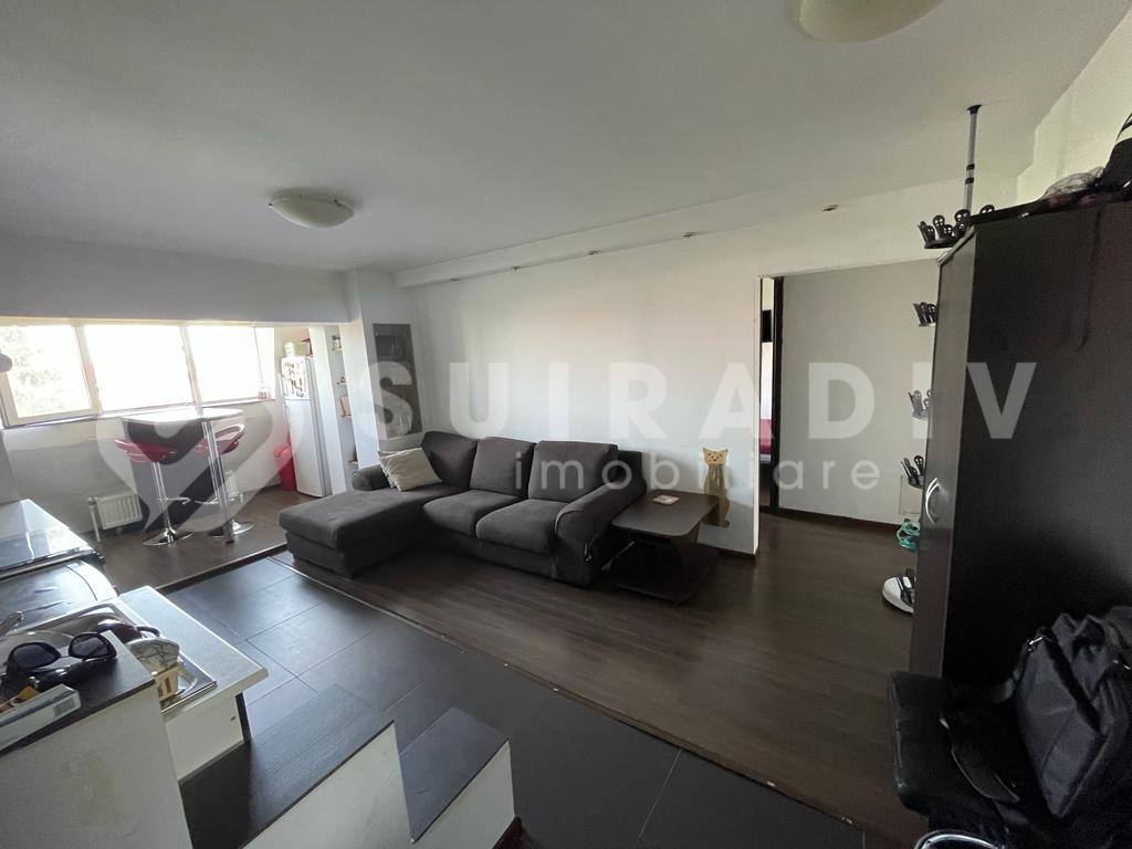 Apartament semidecomandat de inchiriat, cu 3 camere, in zona Zorilor, Cluj Napoca S13891