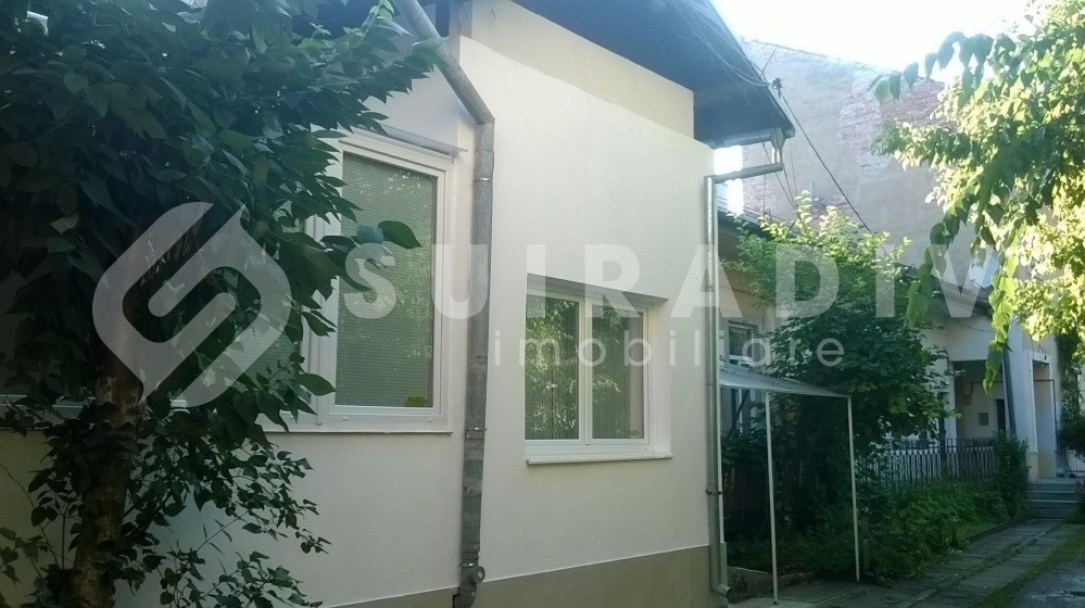 Casa la curte comuna de vanzare, cu 2 camere, in zona Centrala, Cluj-Napoca S07323