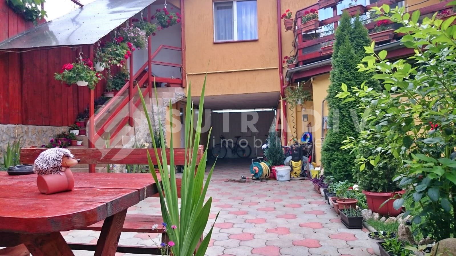 Apartament cu gradina proprie, Zona Semicentrala, Cluj Napoca S15302